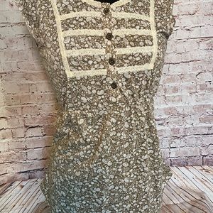 Large flower pattern top